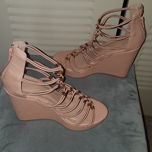 Spring time Wedge Sandals - Picture 4 of 5